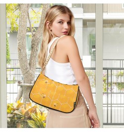 Cute Bees Pattern Shoulder Bag for Women Small Purse Chain Shoulder Bag Going Out Purse with Chain Strap for Sister Girlfrien...